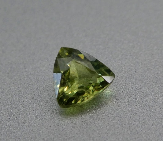 0.31CT RARE EXQUISITE TRILLION 100% NATURAL GREEN DEMANTOID