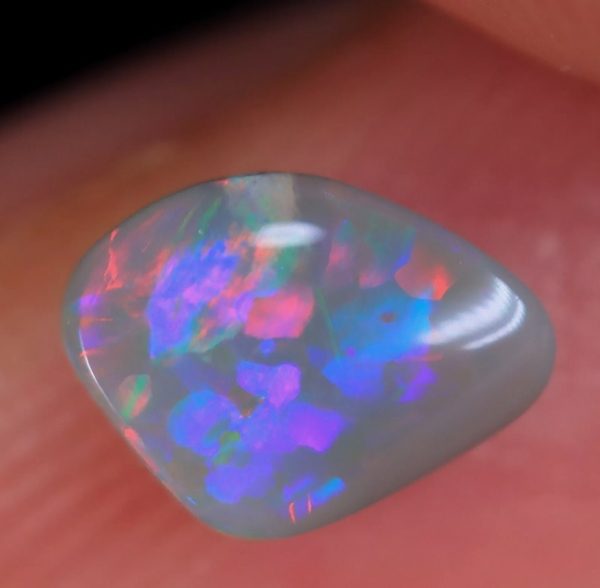 0.78CT AUSTRALIAN 100% NATURAL LIGHTNING RIDGE SEMI BLACK OPAL