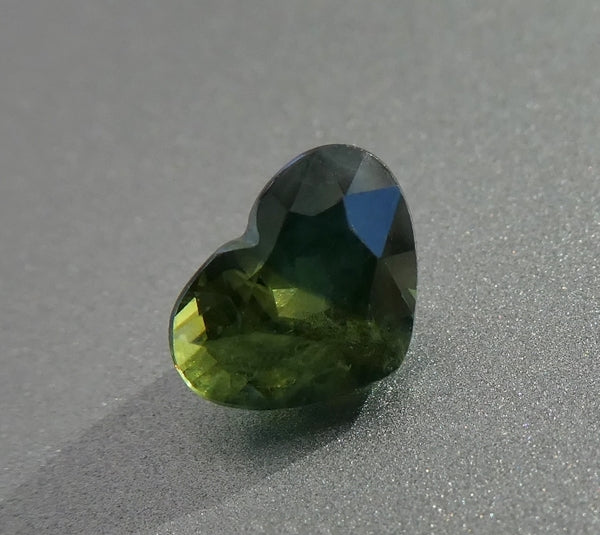 0.88CT SPLENDID HEART CUT 100% NATURAL YELLOW GREEN BLUE SAPPHIRE