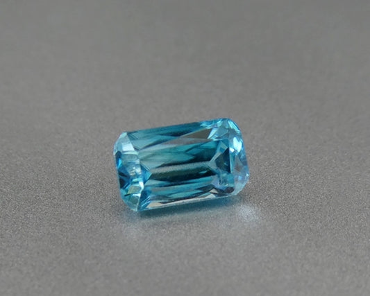 0.94CT EXCELLENT OCTAGON CUT 100% NATURAL BLUE ZIRCON