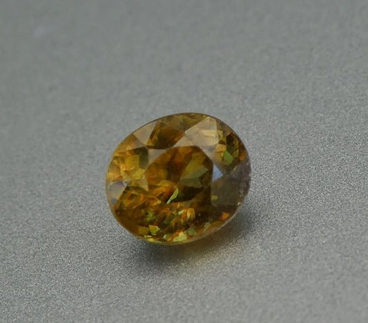 1.09CT SPLENDID OVAL CUT 100% NATURAL HONEY GREEN SPHENE