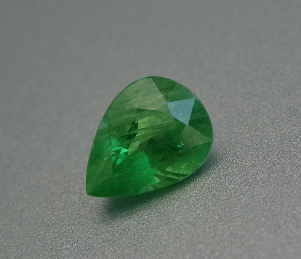 1.18CT SPLENDID PEAR CUT 100% NATURAL GREEN TSAVORITE GARNET