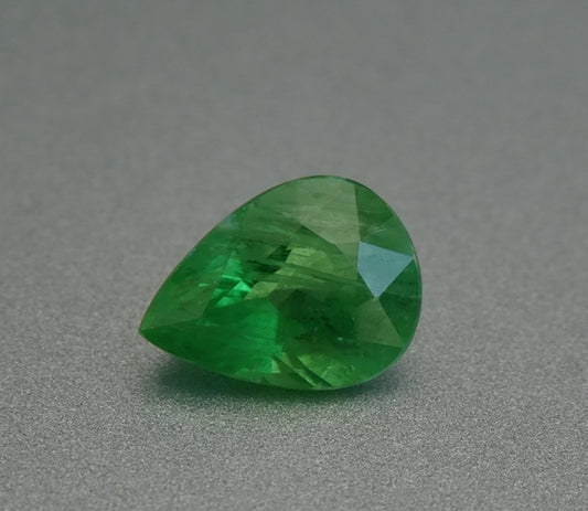 1.18CT SPLENDID PEAR CUT 100% NATURAL GREEN TSAVORITE GARNET