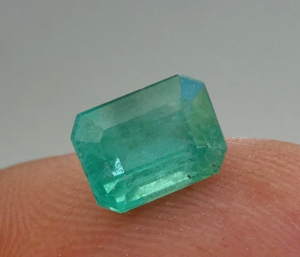 1.35CT SPLENDID OCTAGON 100% NATURAL GREEN EMERALD