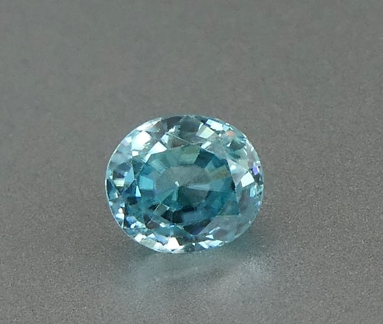 1.87CT 素晴らしいオーバルカット 100% 天然ブルージルコン