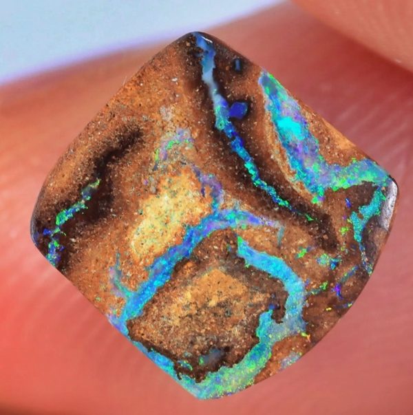 1.56CT EXCELLENT UNIQUE 100% NATURAL AUSTRALIAN BOULDER OPAL