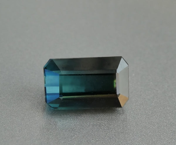 1.65 CT 素晴らしい非加熱オクタゴン 100% 天然デュアル ブルー トルマリン