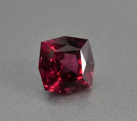 1.70CT EXCELLENT CUSTOM CUT RASPBERRY PINK 100% NATURAL RHODOLITE