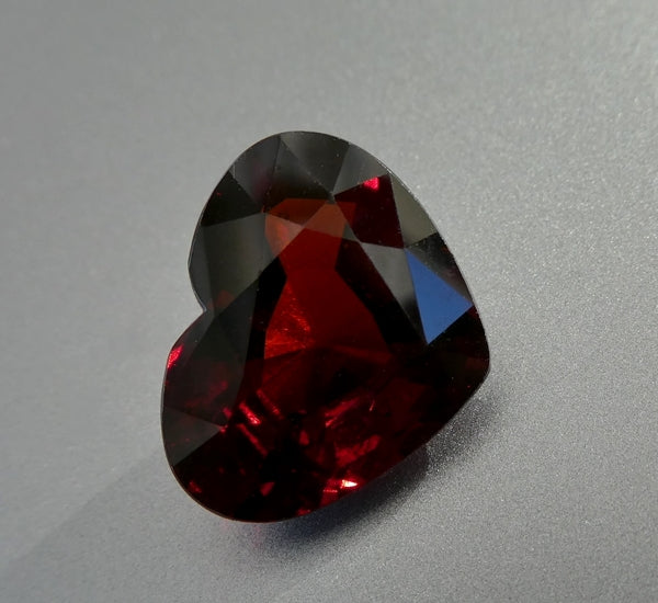 11.43CT EXCELLENT HUGE HEART ORANGE RED 100% NATURAL SPESSARTITE