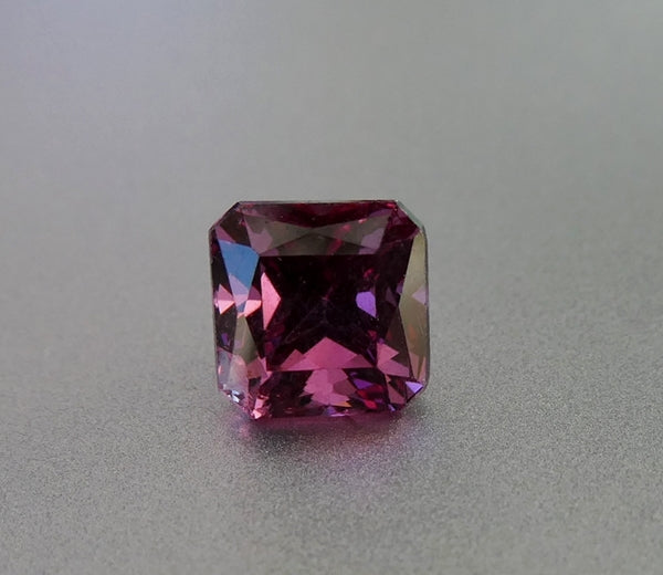 2.09CT EXCELLENT OCTAGON cut 100% NATURAL PURPLE PINK GARNET