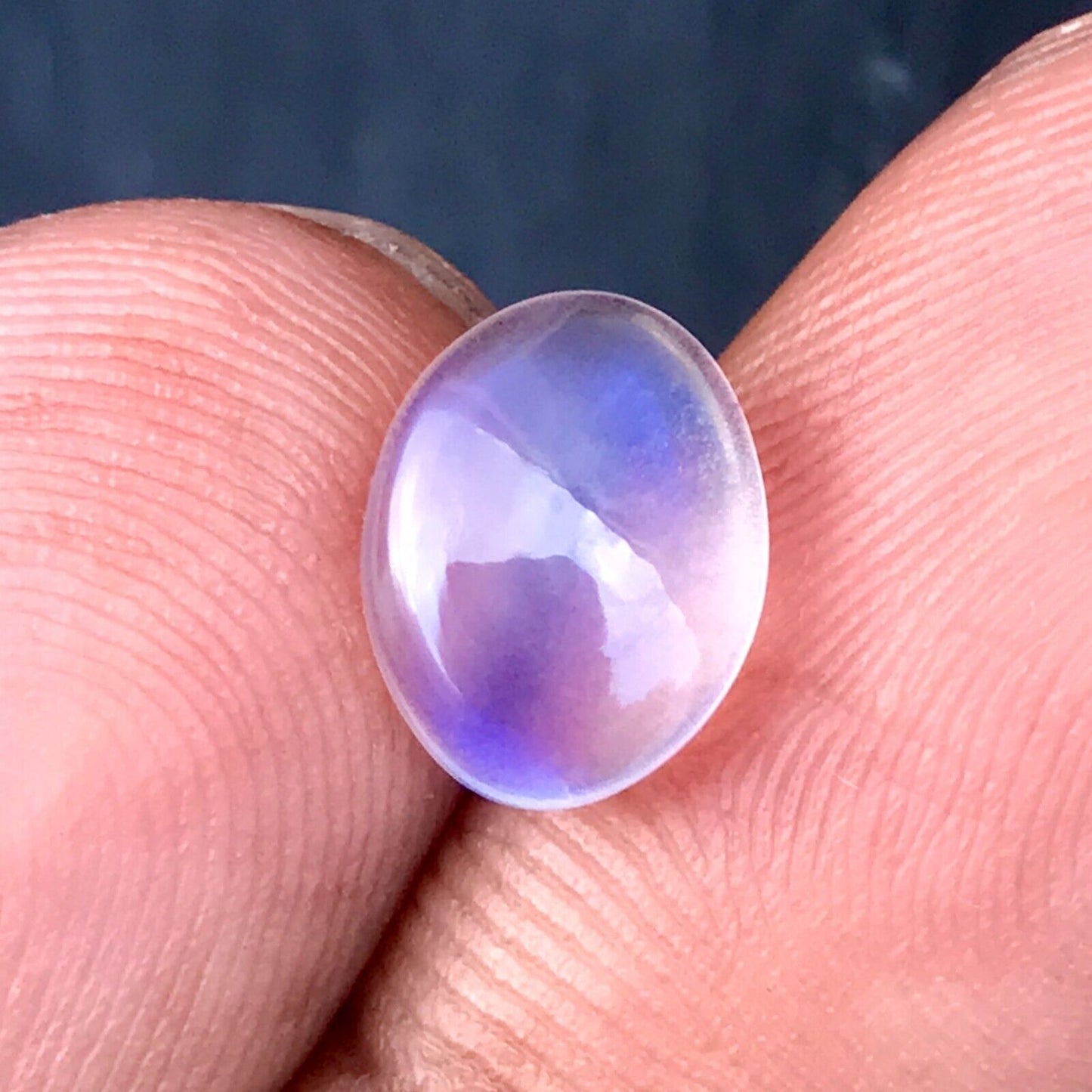 2.11CT UNHEATED BEAUTIFUL OVAL 100% NATURAL BLUE FLASH MOONSTONE