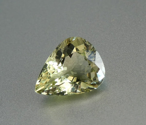 2.98CT SPLENDID PEAR CUT 100% NATURAL (YELLOW EMERALD) GOLDEN YELLOW BERYL