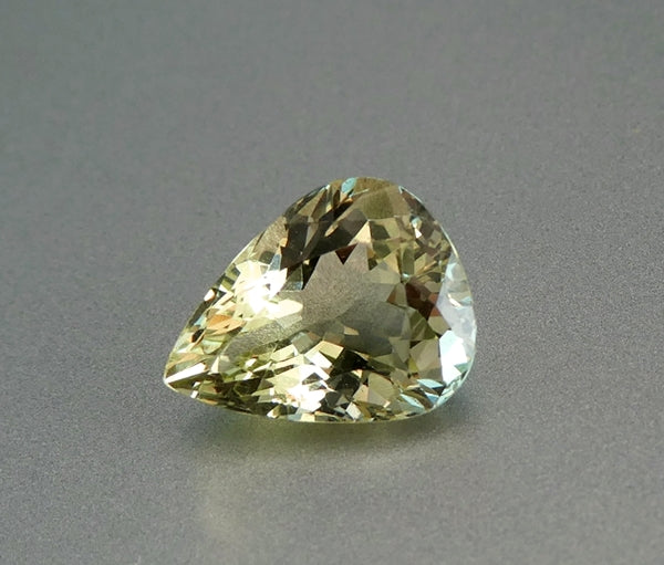 2.98CT SPLENDID PEAR CUT 100% NATURAL (YELLOW EMERALD) GOLDEN YELLOW BERYL