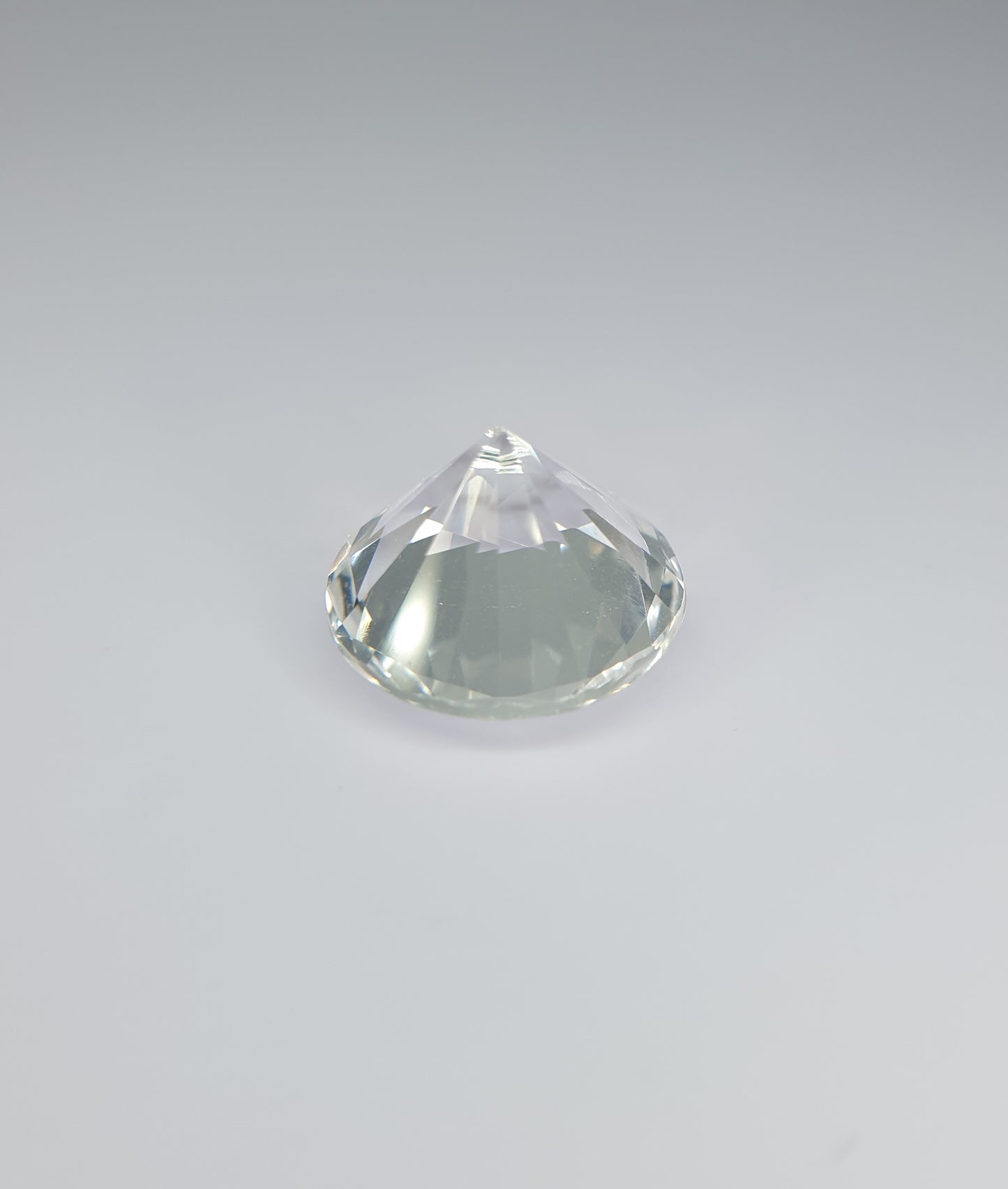 5.73CT DAZZLING CUSTOM CUT NATURAL WHITE QUARTZ