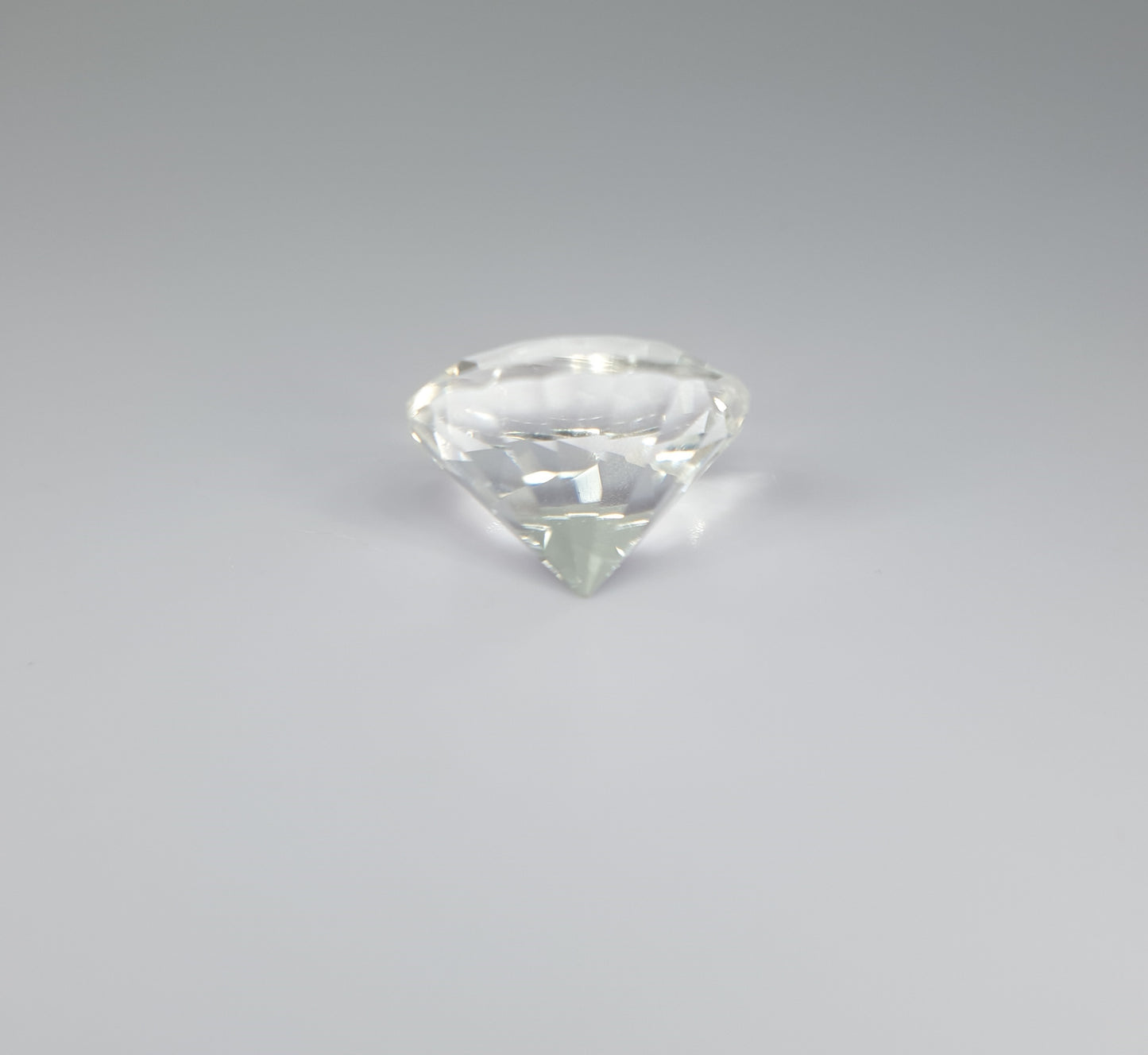 5.73CT まばゆいカスタムカットのナチュラルホワイトクォーツ