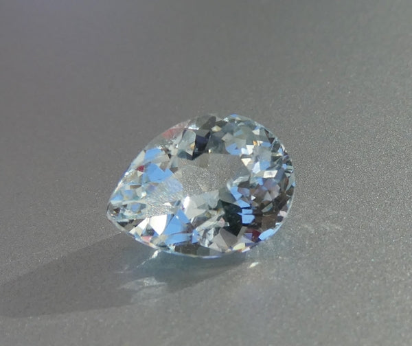 3.85CT SPLENDID PEAR CUT 100% NATURAL WHITE/COLOURLESS BERYL