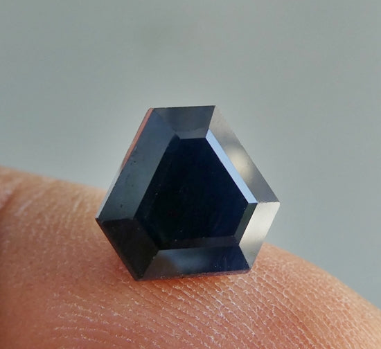 4.79CT UNHEATED FANCY CUT 100% NATURAL DARK BLUE TOURMALINE