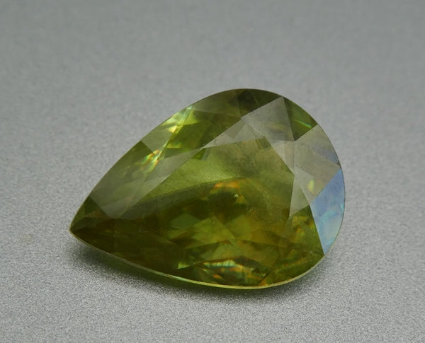 5.65CT SPLENDID HUGE COLOURFUL PEAR 100% NATURAL GREEN SPHENE