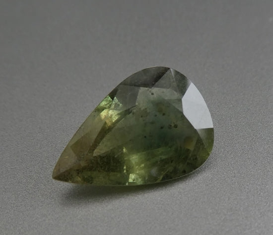 6.40CT EXCELLENT PEAR CUT YELLOW BLUE GREEN SAPPHIRE