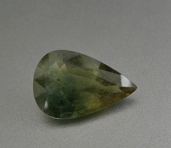 6.40CT EXCELLENT PEAR CUT YELLOW BLUE GREEN SAPPHIRE