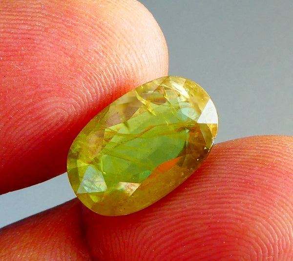 6.65CT SPLENDID HUGE OVAL 100% NATURAL GREEN SPHENE