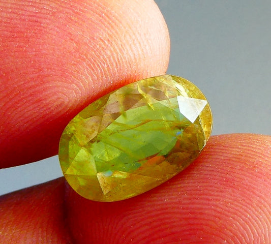 6.65CT SPLENDID HUGE OVAL 100% NATURAL GREEN SPHENE