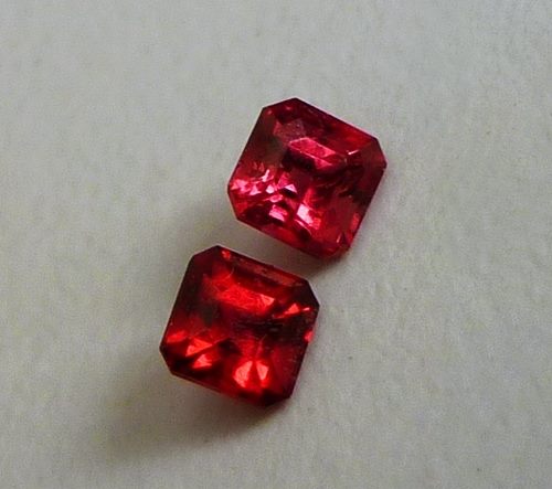 0.38CT VIVID PINK & RED BURMESE SPINEL PAIR