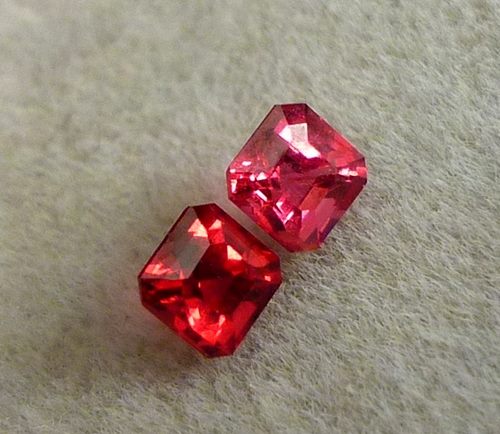 0.38CT VIVID PINK & RED BURMESE SPINEL PAIR