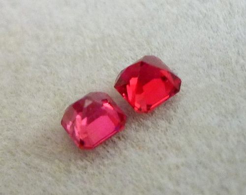 0.38CT ビビッド ピンク &amp; レッド ビルマ スピネル ペア