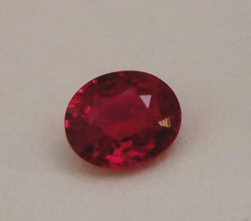 0.45CT 非常に美しいトップレッドオーバルルビー