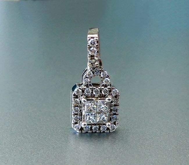 0.51CT ゴージャス プリンセス/ラウンド カット ダイヤモンド 10K ソリッド ホワイト ゴールド ペンダント