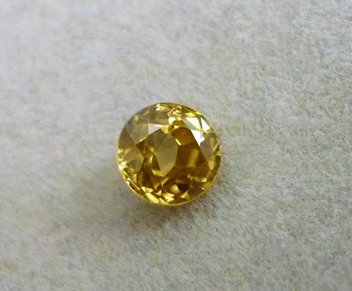 0.72CT 優れたレアカラーのインペリアル スピネル