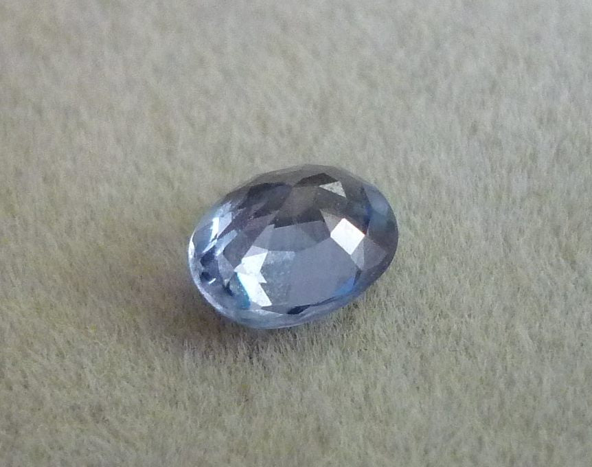 0.81CT ゴージャスなブルー モゴック スピネル