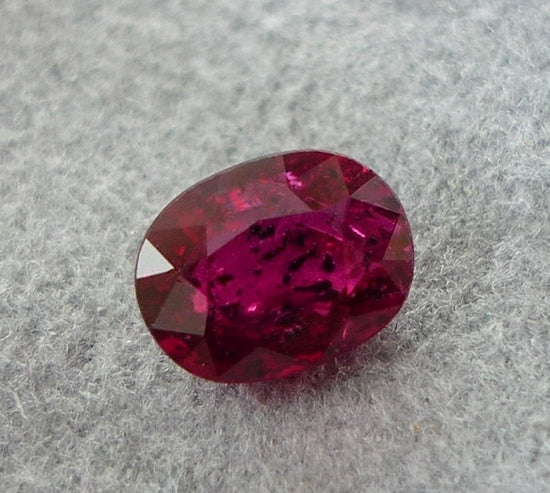 0.85CT UNHEATED GORGEOUS 100% NATURAL BLOOD RED RUBY