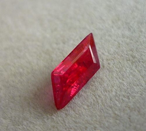 0.85CT UNHEATED NATURAL TOP RED FANCY RUBY