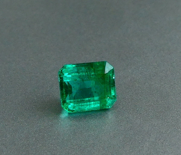 0.94CT EXCELLENT OCTAGON CUT 100% NATURAL BEST GREEN EMERALD