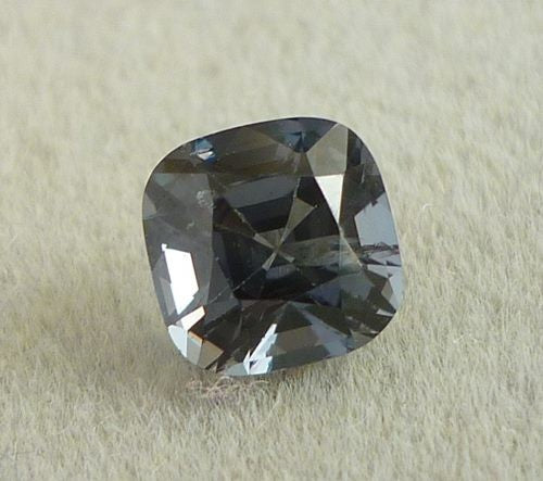 0.95CT ナチュラル ブルー スピネル