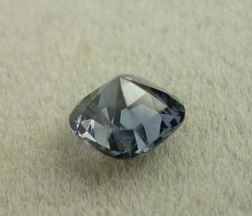 0.95CT ナチュラル ブルー スピネル