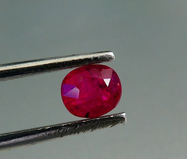 0.96CT UNHEATED SPLENDID OVAL CUT 100% NATURAL ROSE RED RUBY