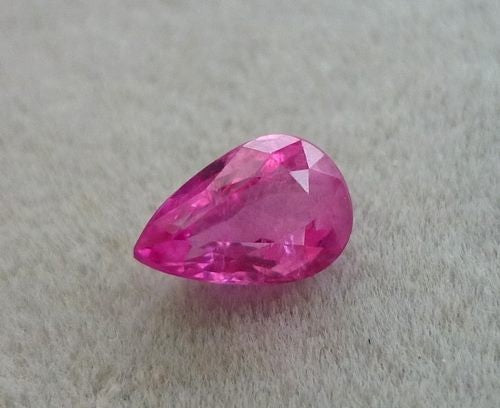 1.00CT ゴージャスなピンクがかったレッドのビルマ産ルビー