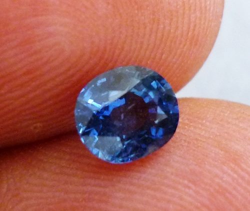 1.05CT EXCELLENT VITREOUS BLUE SAPPHIRE