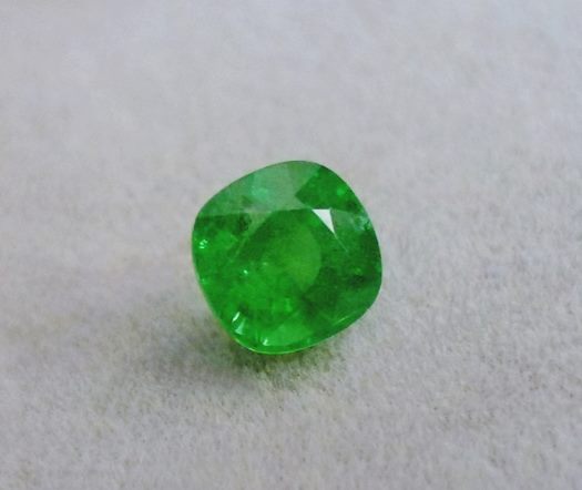 1.16CT GORGEOUS  VIVID CHROME GREEN TSAVORITE GARNET