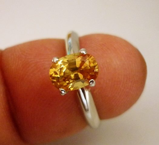 1.16CT UNHEATED YELLOW SAPPHIRE SOLITAIRE SOLID PLATINUM RING