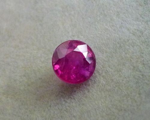 1.32CT GORGEOUS TOP PINKISH RED ROUND RUBY