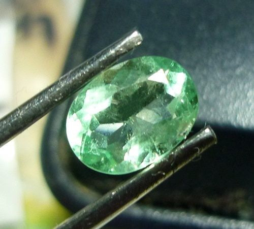 1.43CT GORGEOUS MINT GREEN COLOMBIAN EMERALD