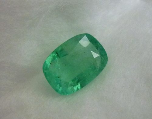 1.49CT EXCELLENT GREEN COLUMBIAN EMERALD