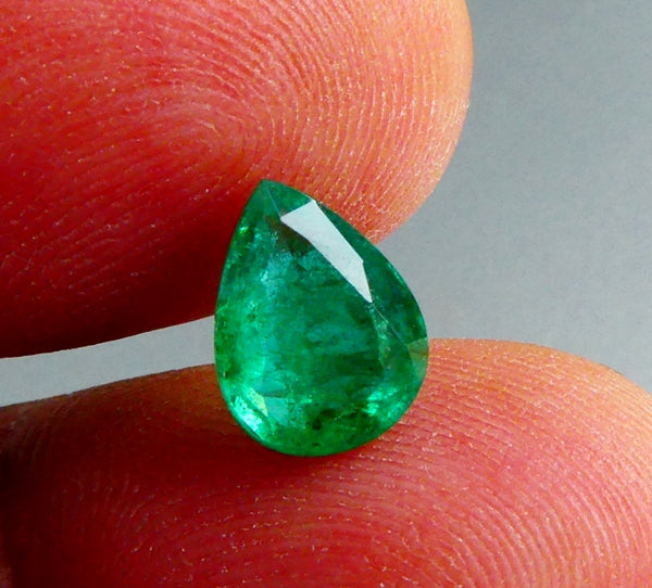 1.50CT EXCELLENT PEAR CUT 100% NATURAL COLUMBIAN EMERALD