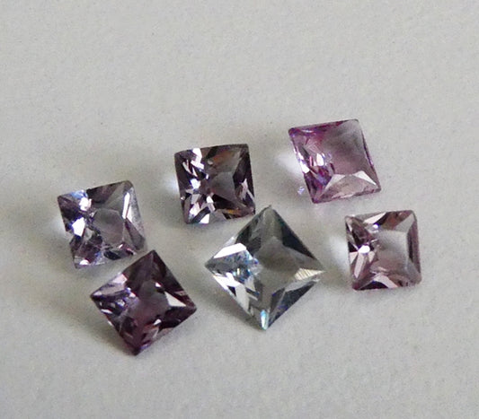 1.57CT EXCELLENT PRINCESS 100% NATURAL PURPLE BLUE SPINEL LOT