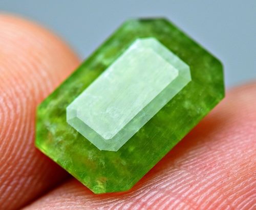 1.80CT RARE COLLECTORS STONE GREEN TREMOLITE