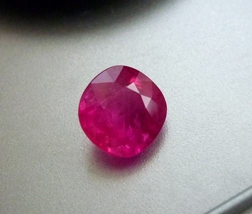 1.62CT GORGEOUS HUGE PINKISH RED NATURAL RUBY